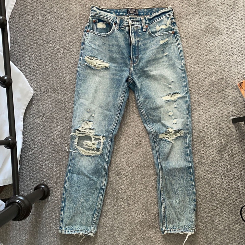 Abercrombie & Fitch High Rise Mom Jean